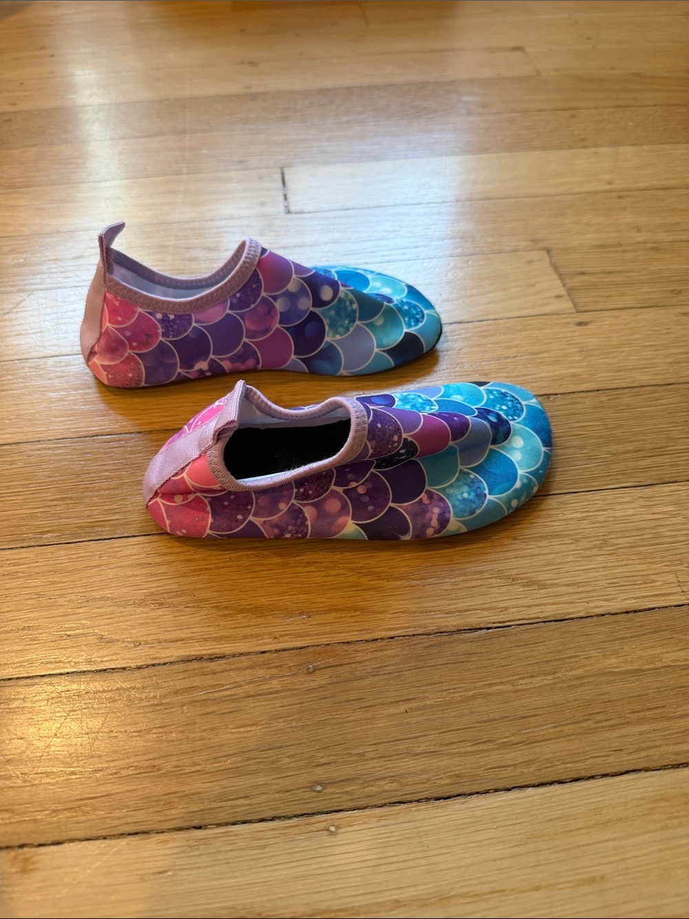 Kids Multicolor Mermaid Scale Water Shoes- size 26/27 - 9.5